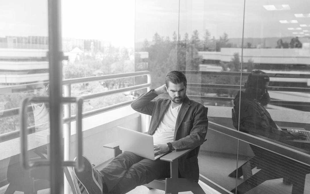 Master Online Courses: Top Course Creation Software & LMS Tips